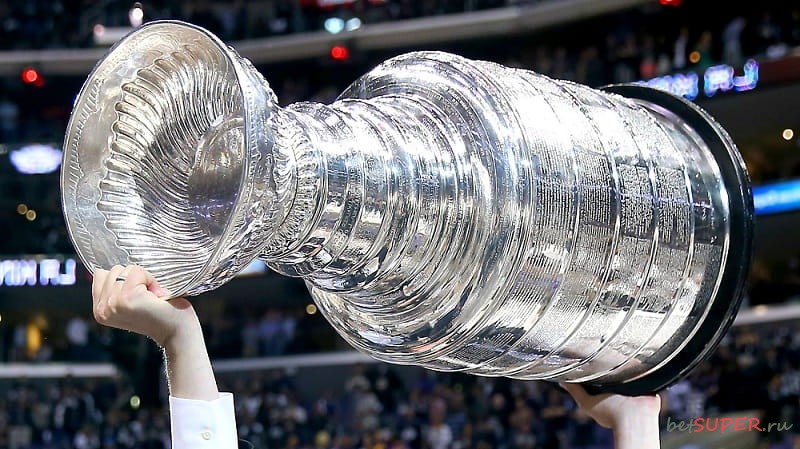 Кубок Стэнли желанный трофей игроков НХЛ